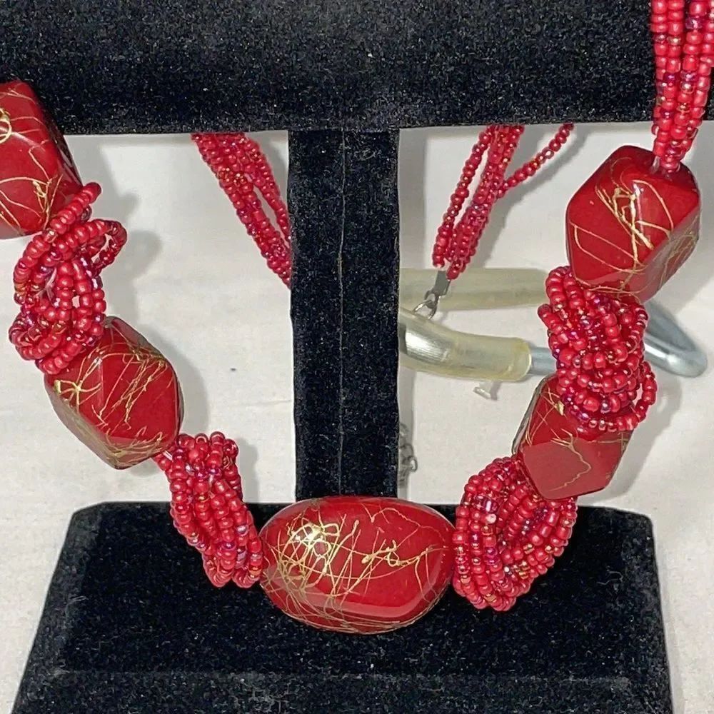 Large red beaded necklace - Picture 2 of 5